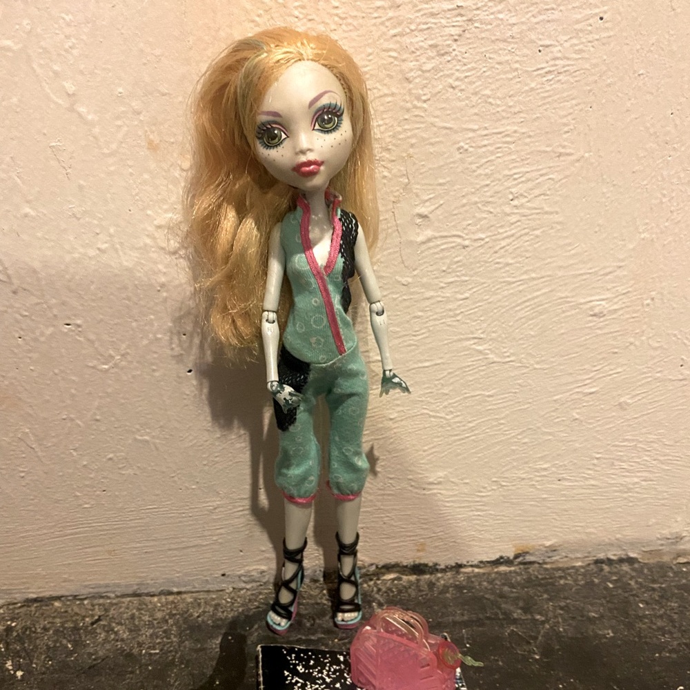 Lagoona blue doll